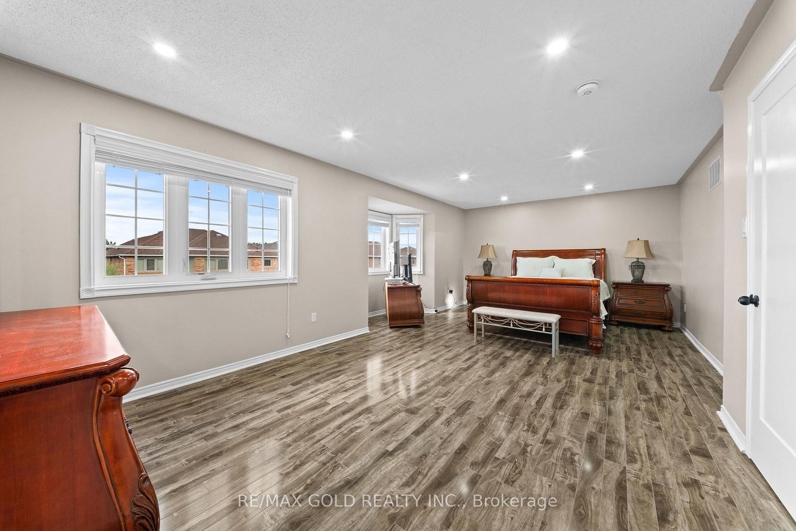 119 Mountainash Rd, Brampton — 25