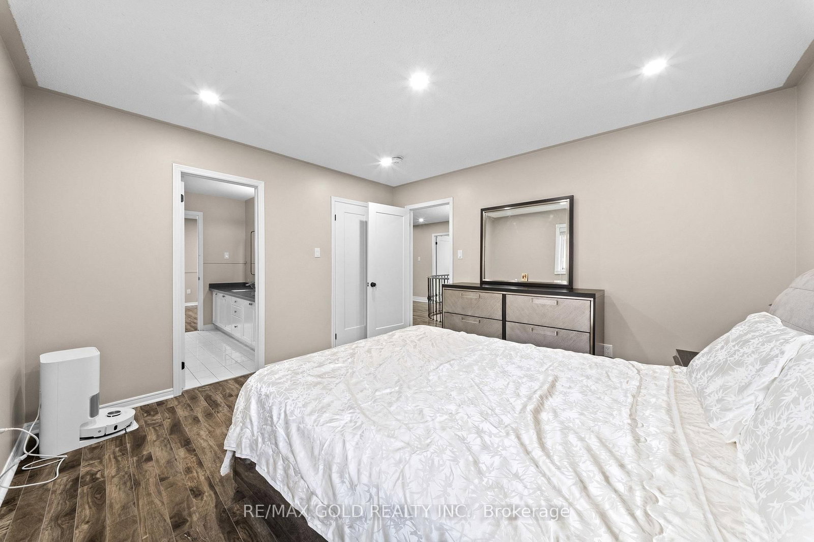 119 Mountainash Rd, Brampton — 33