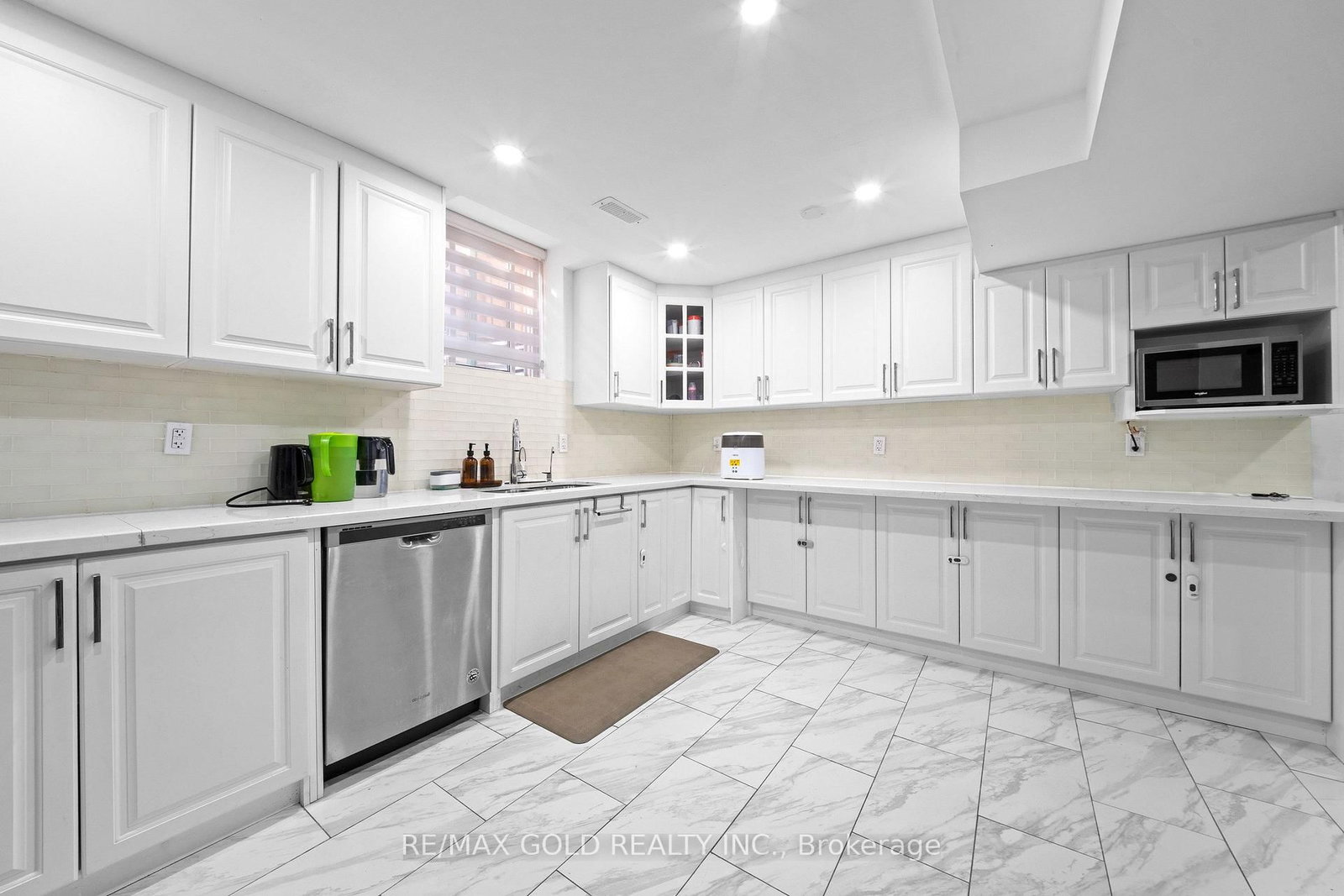 119 Mountainash Rd, Brampton — 35