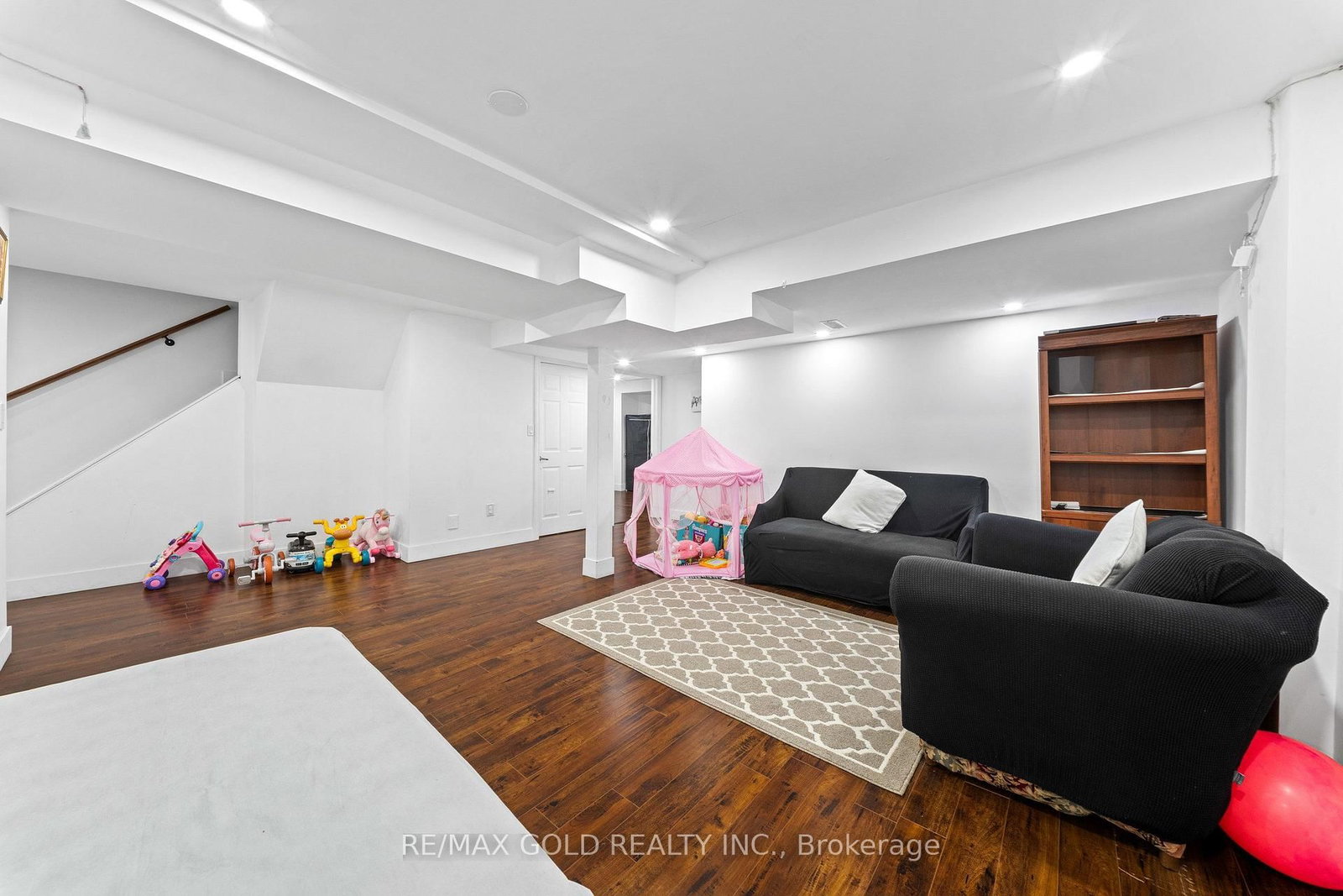 119 Mountainash Rd, Brampton — 38