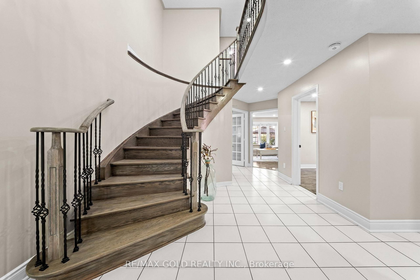 119 Mountainash Rd, Brampton — 6