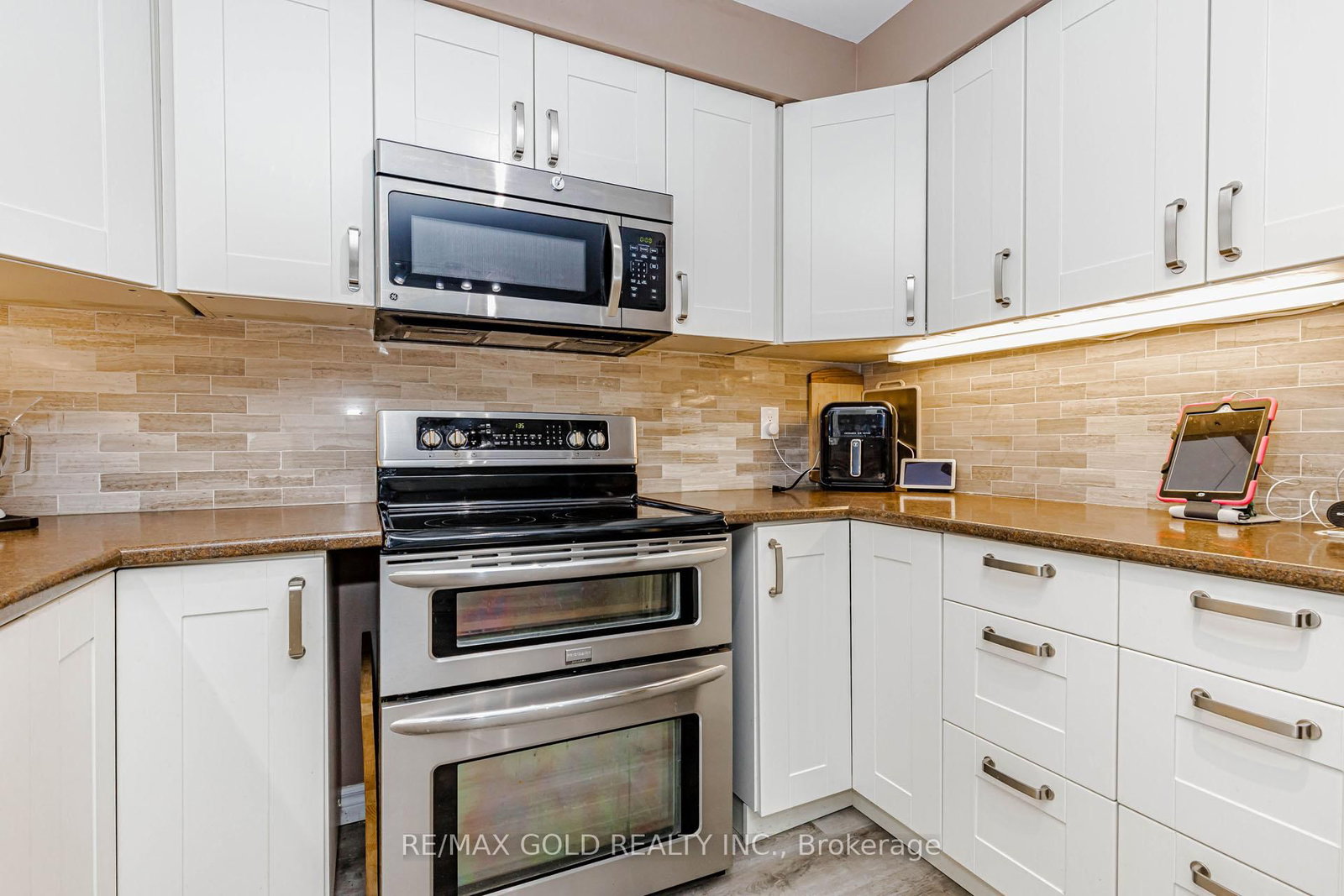62 Charters Rd, Brampton — 9