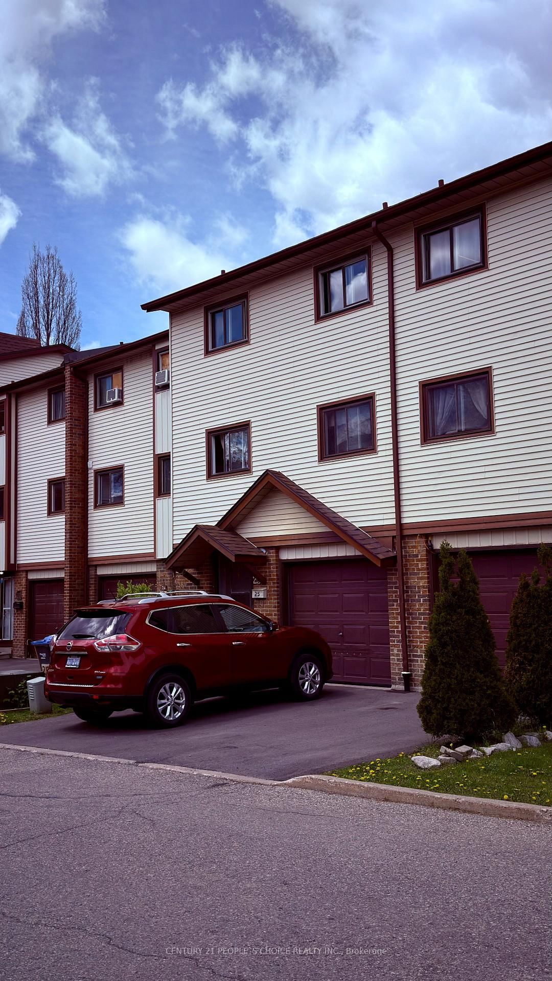 25 Mccallum Crt, Brampton — 2