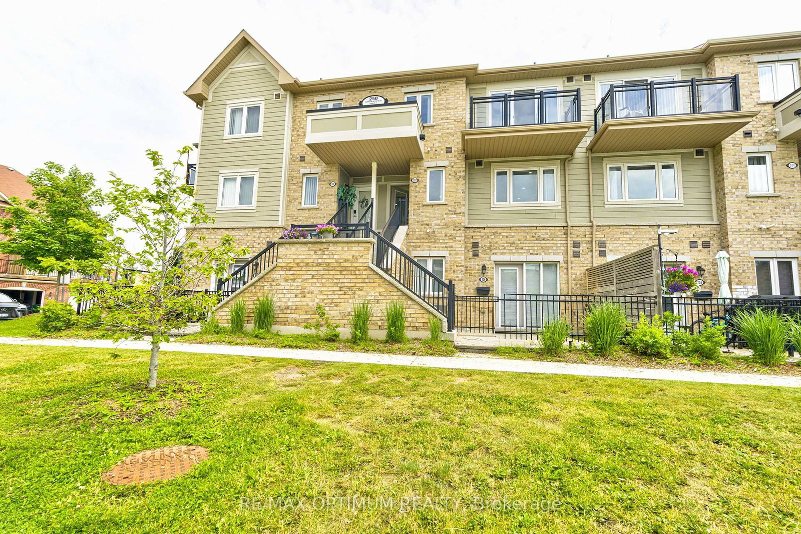 307-250 Sunny Meadow Blvd, Brampton — 2