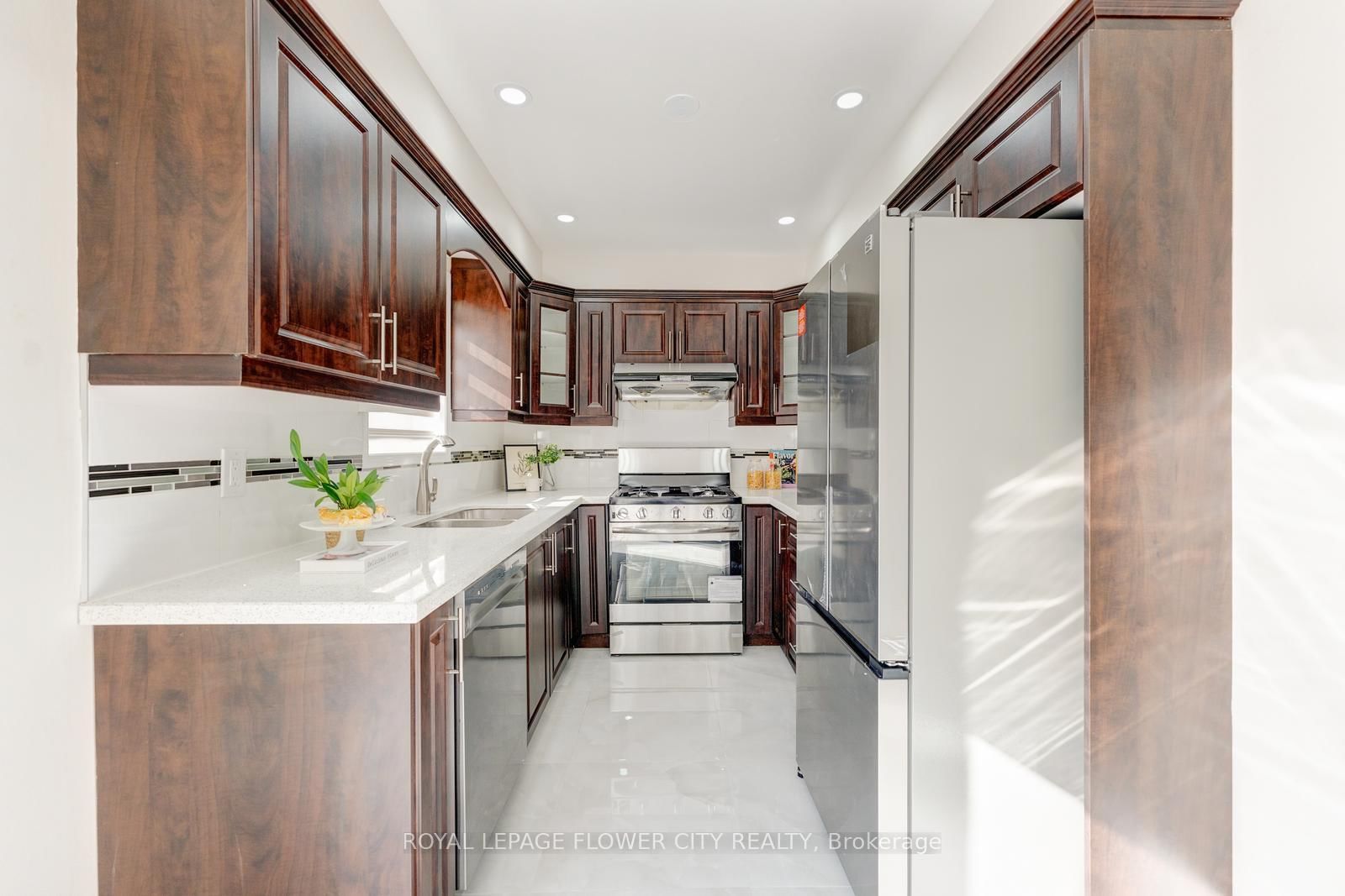 7 Penbridge Circ, Brampton — 18