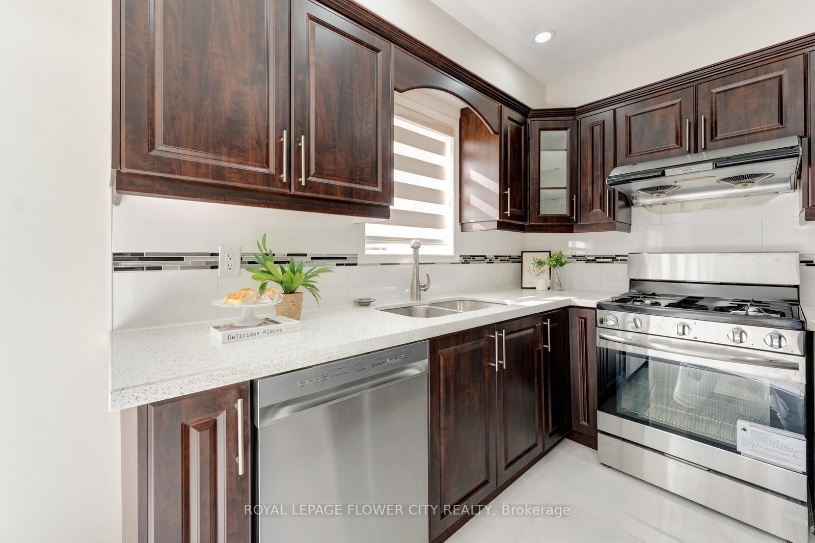 7 Penbridge Circ, Brampton — 19