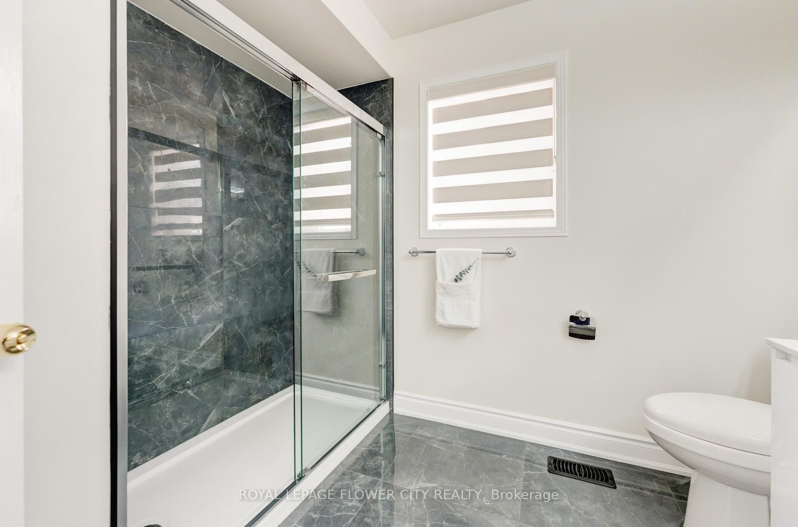 7 Penbridge Circ, Brampton — 38