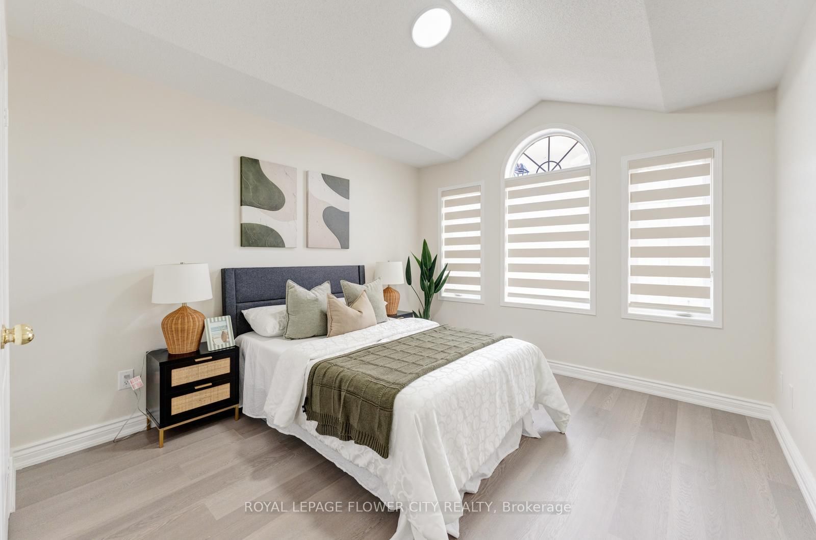 7 Penbridge Circ, Brampton — 39