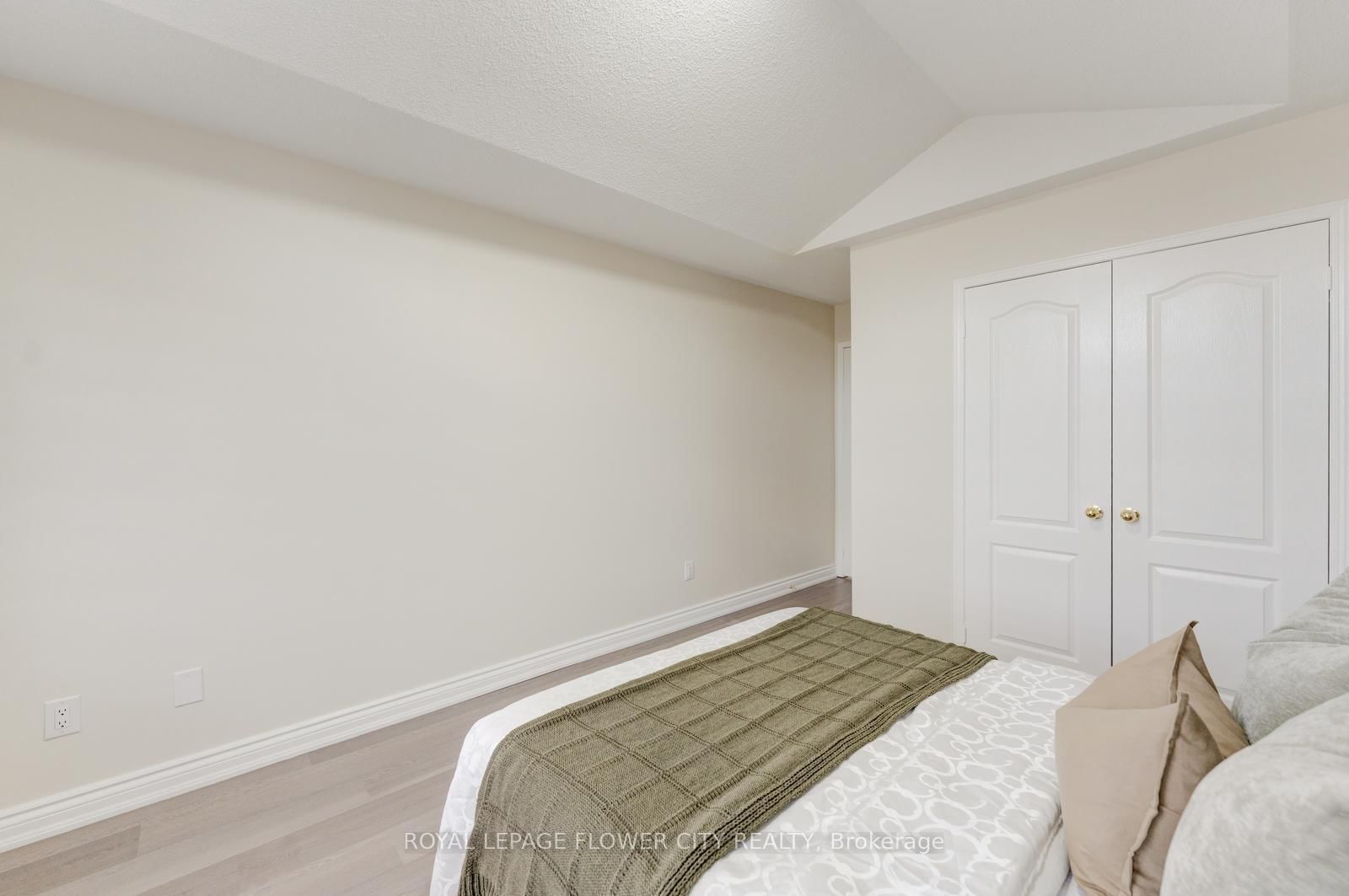 7 Penbridge Circ, Brampton — 41