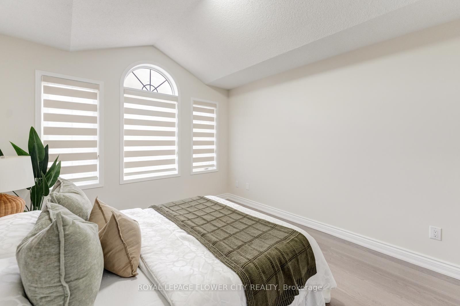 7 Penbridge Circ, Brampton — 42