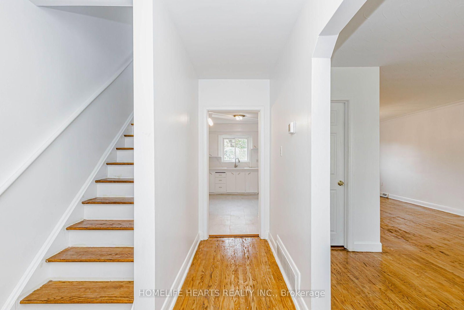 6 Dittmer Cres, Toronto — 8