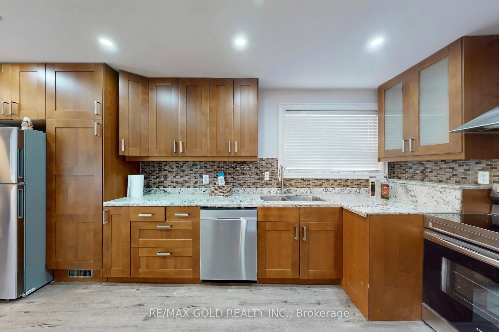 189 Kingsview Blvd, Toronto — 16