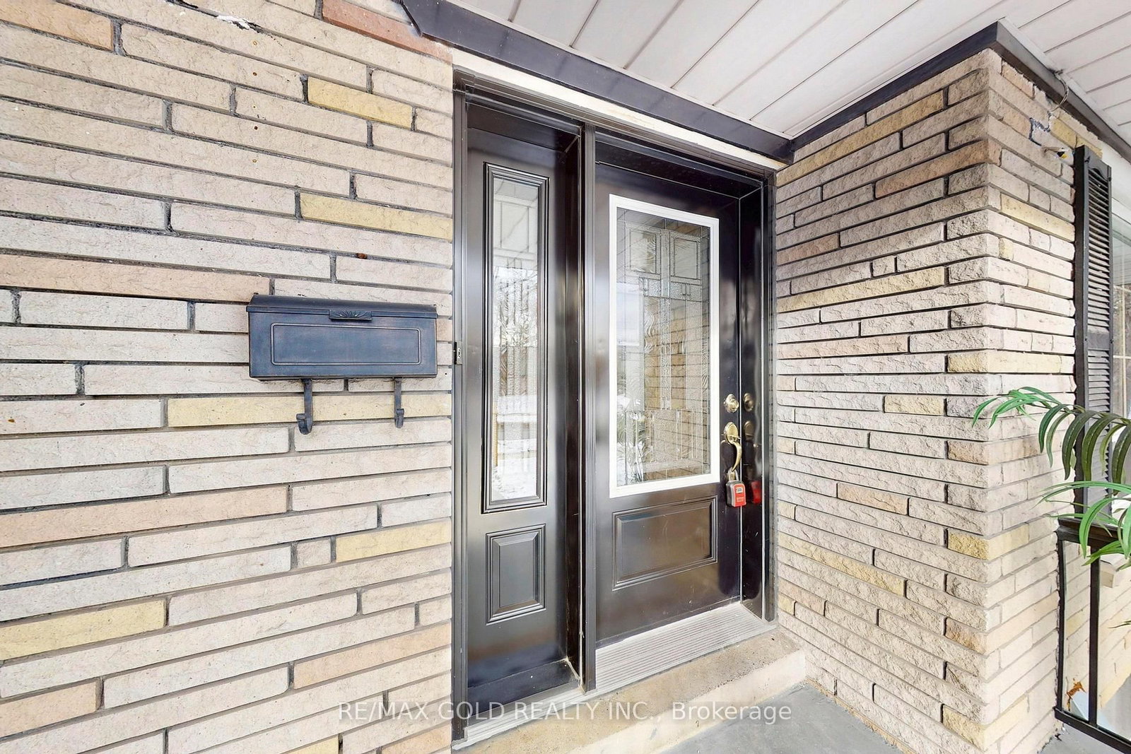 189 Kingsview Blvd, Toronto — 3