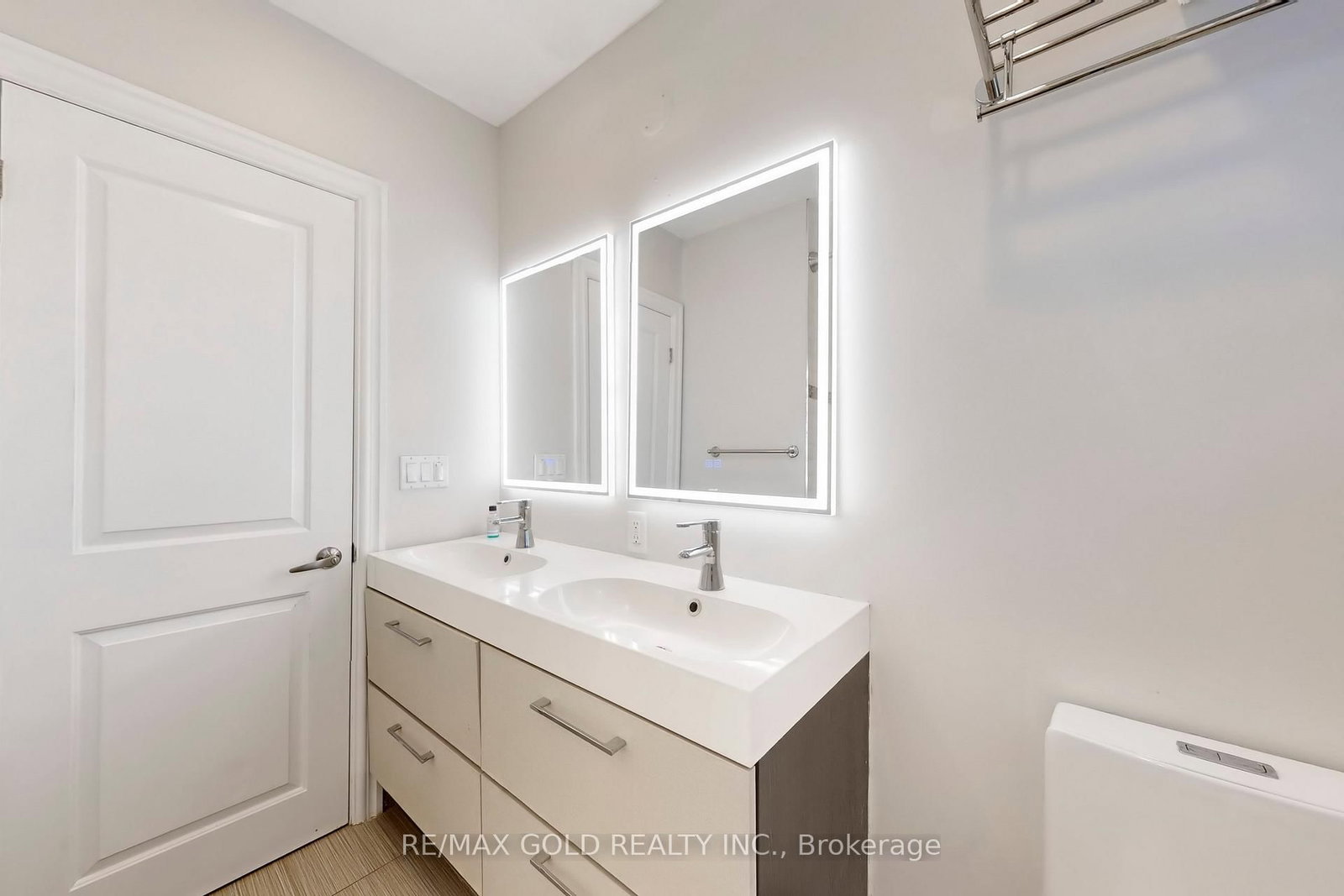 189 Kingsview Blvd, Toronto — 32