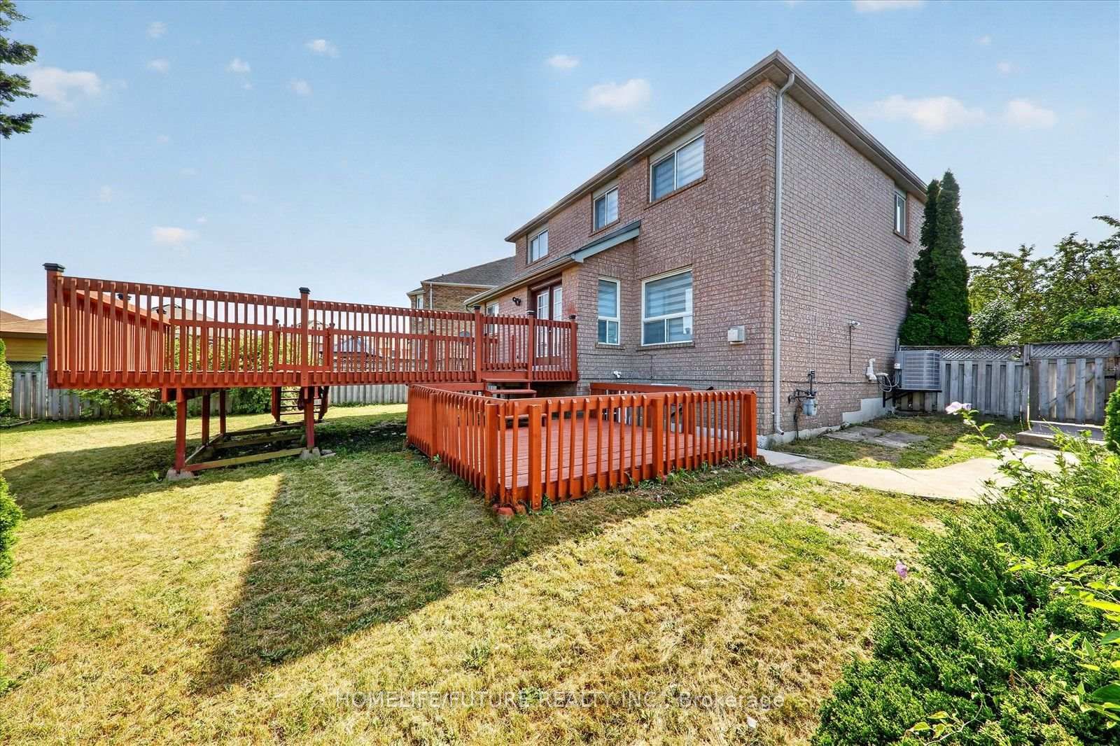 40 Tobosa Tr, Brampton — 49