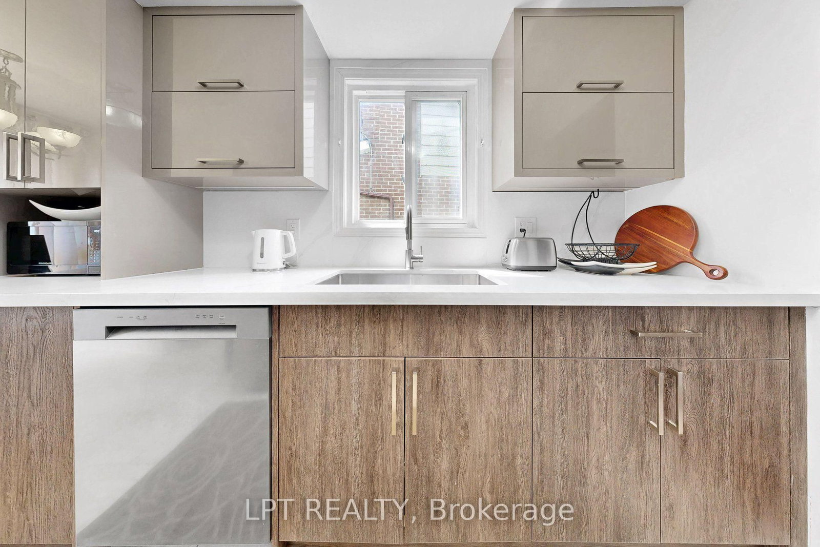 38 Pickard Lane, Brampton — 11