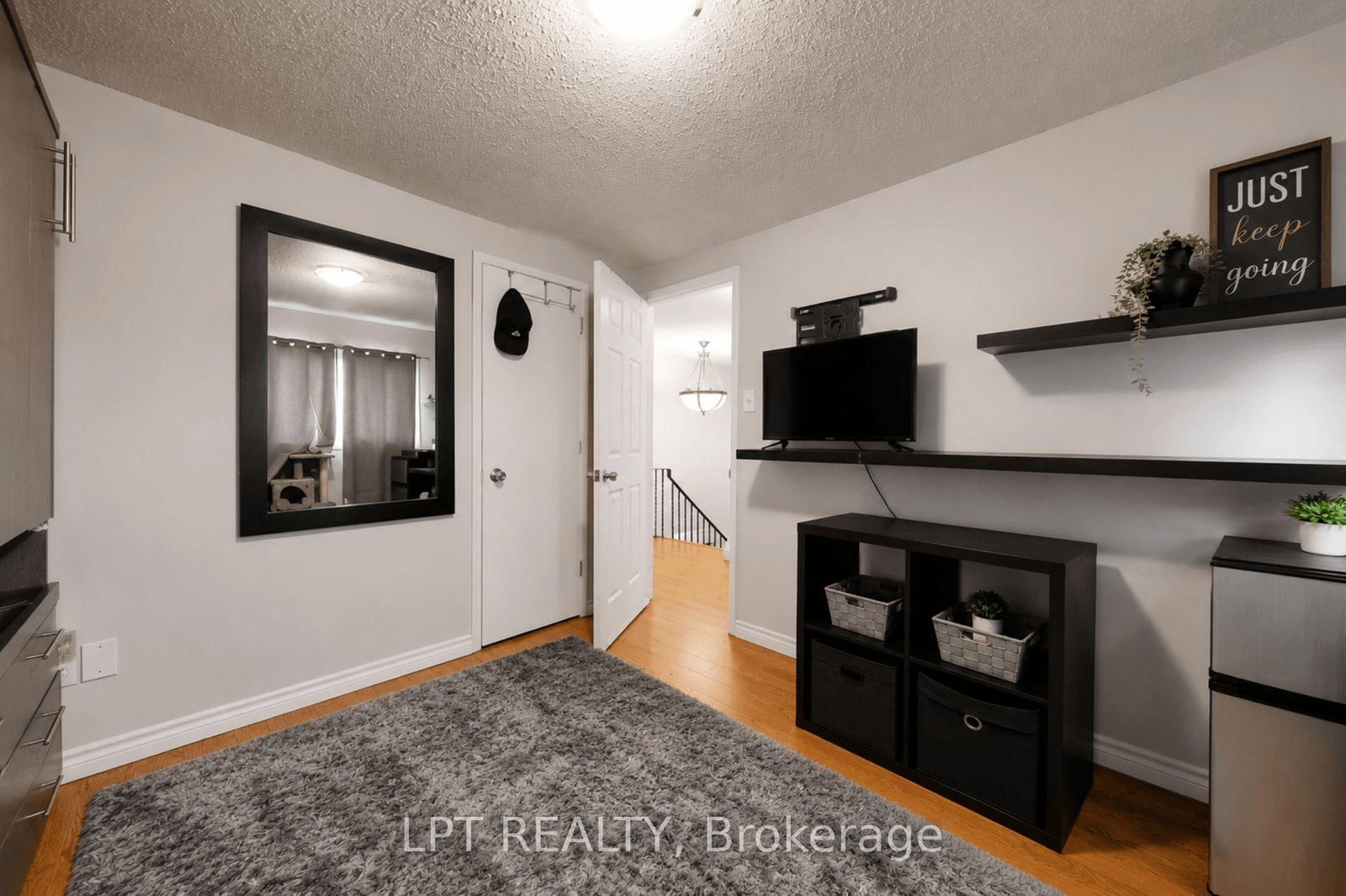 38 Pickard Lane, Brampton — 32