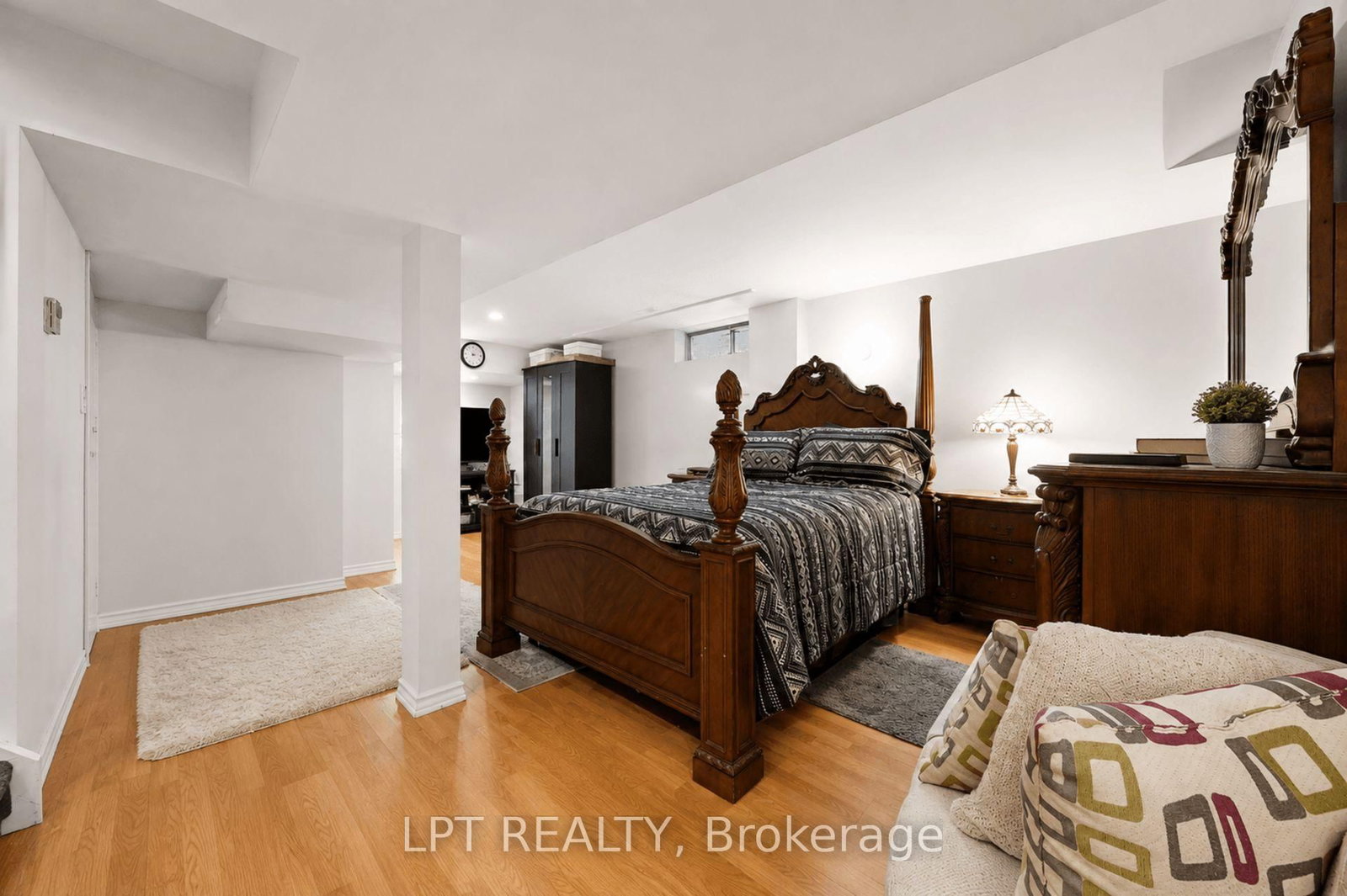 38 Pickard Lane, Brampton — 35