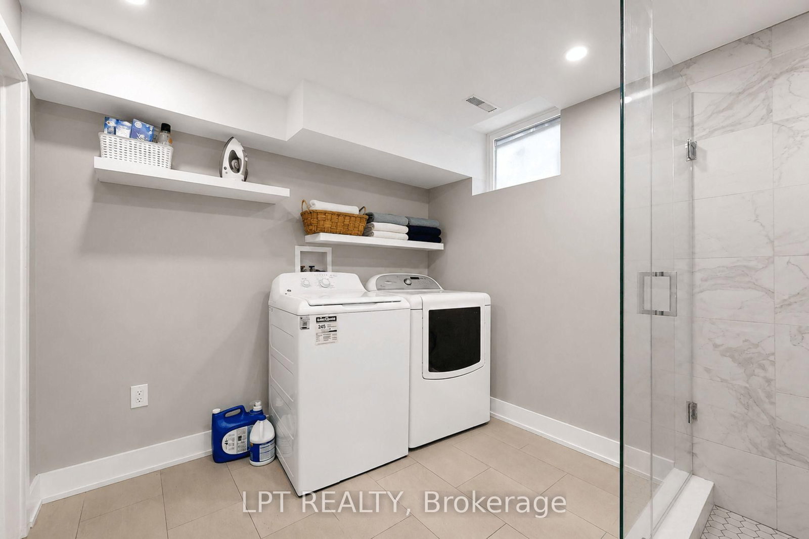 38 Pickard Lane, Brampton — 36