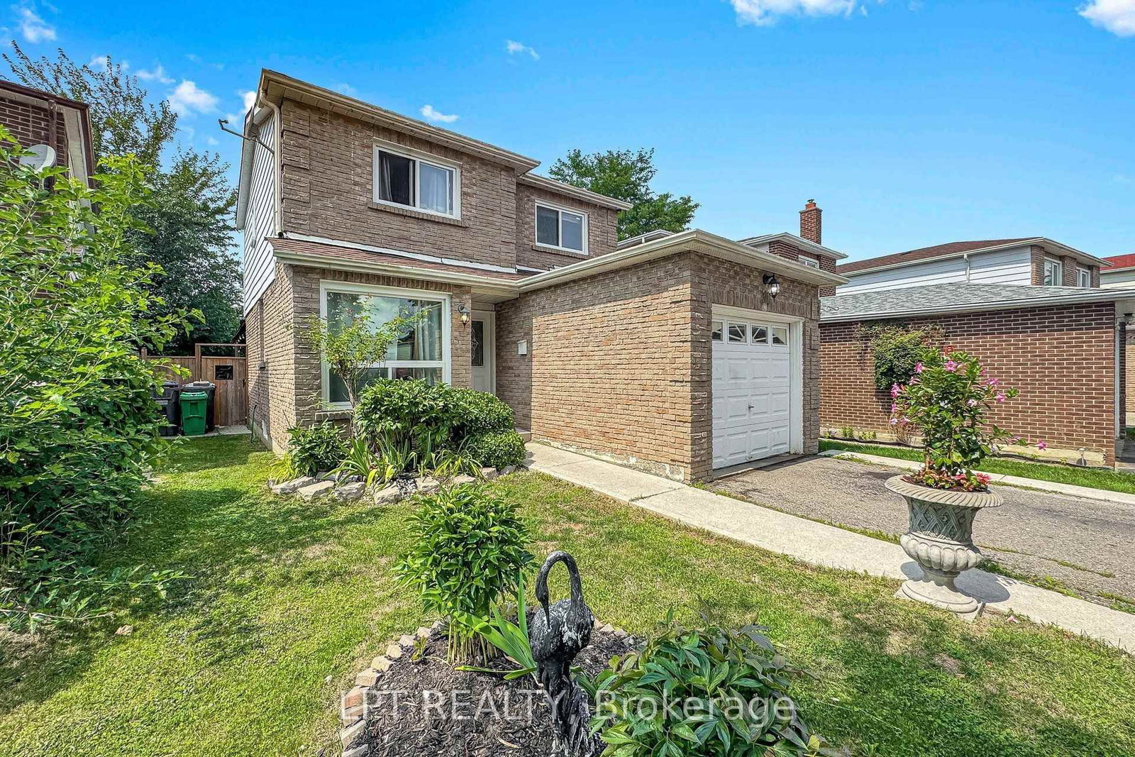 38 Pickard Lane, Brampton — 4
