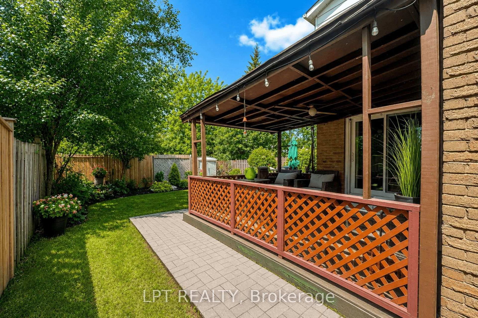 38 Pickard Lane, Brampton — 40