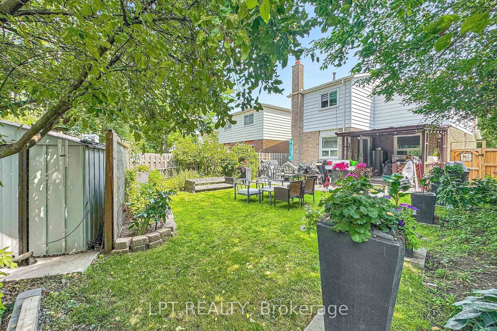 38 Pickard Lane, Brampton — 43