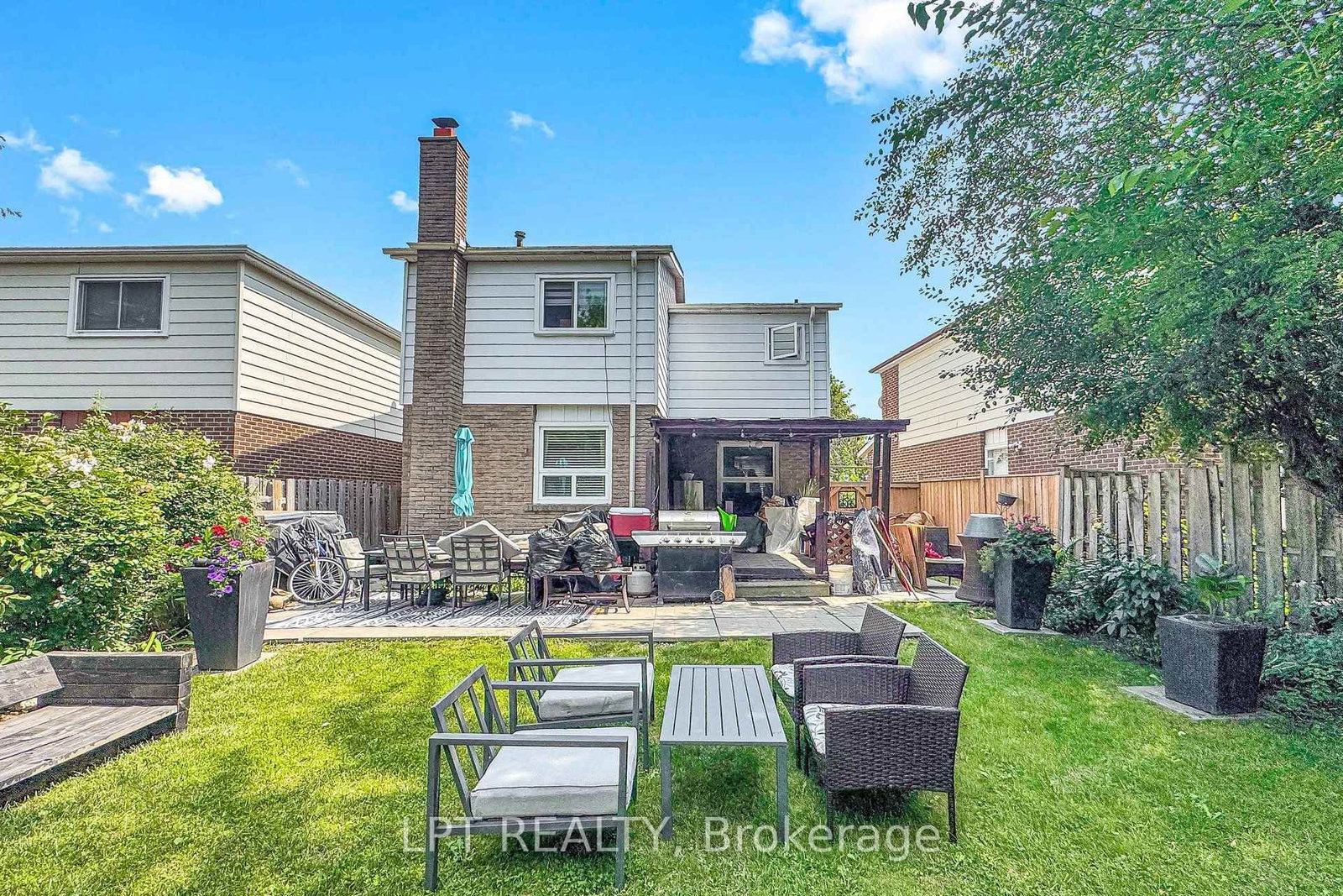 38 Pickard Lane, Brampton — 44