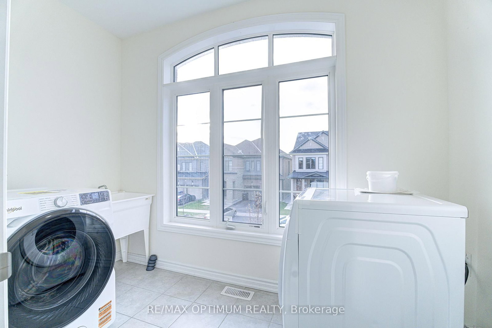 46 Eastman Dr, Brampton — 36