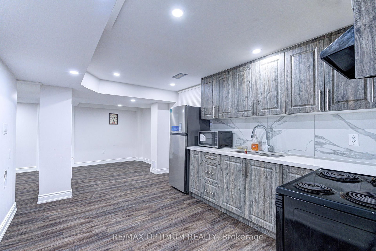 46 Eastman Dr, Brampton — 39