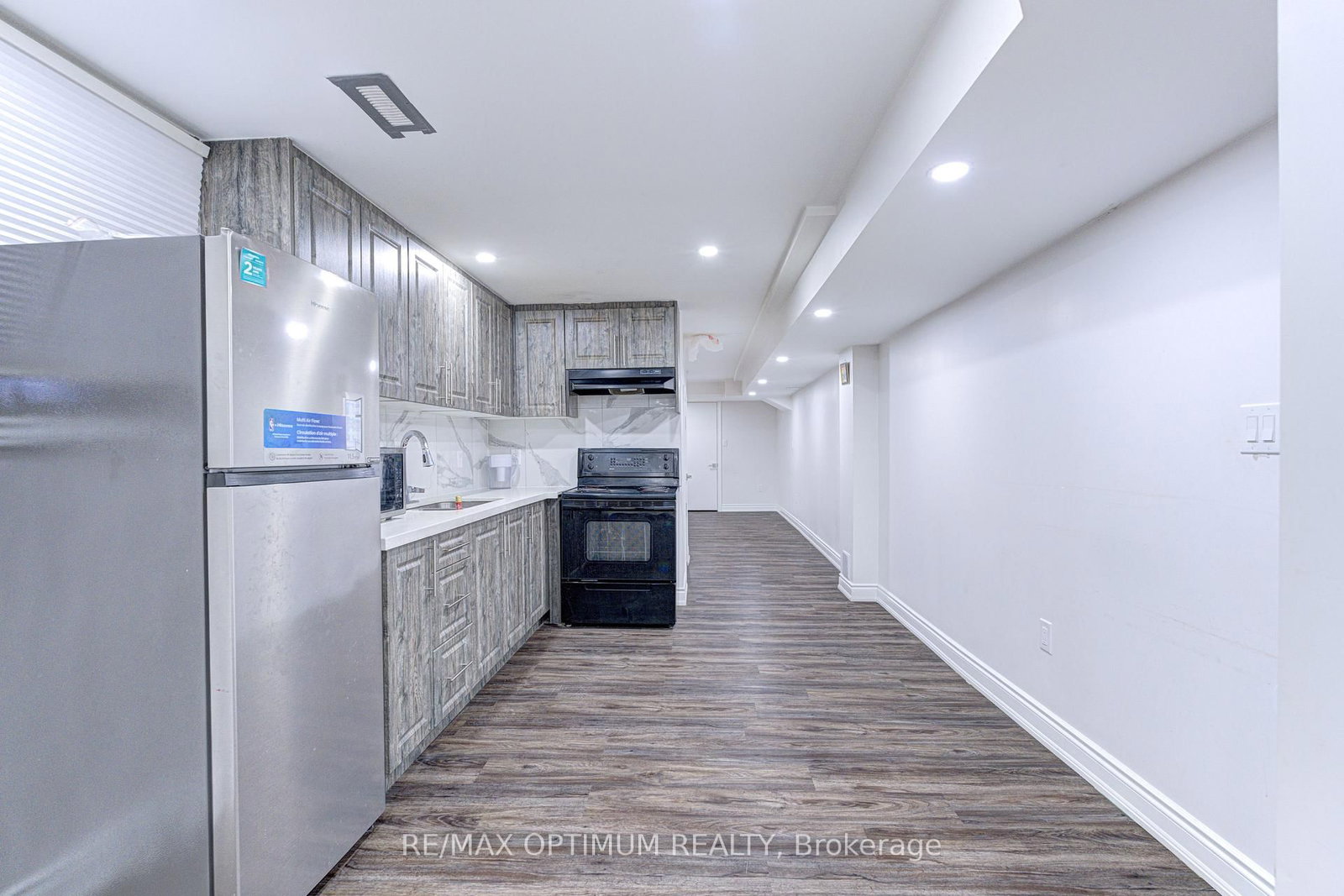 46 Eastman Dr, Brampton — 40