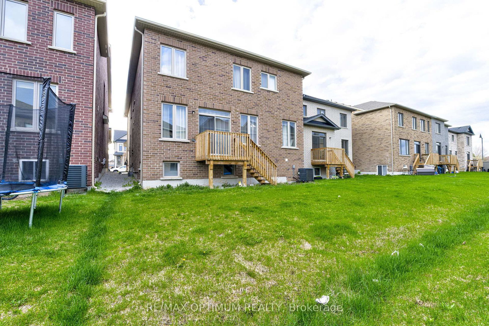 46 Eastman Dr, Brampton — 47
