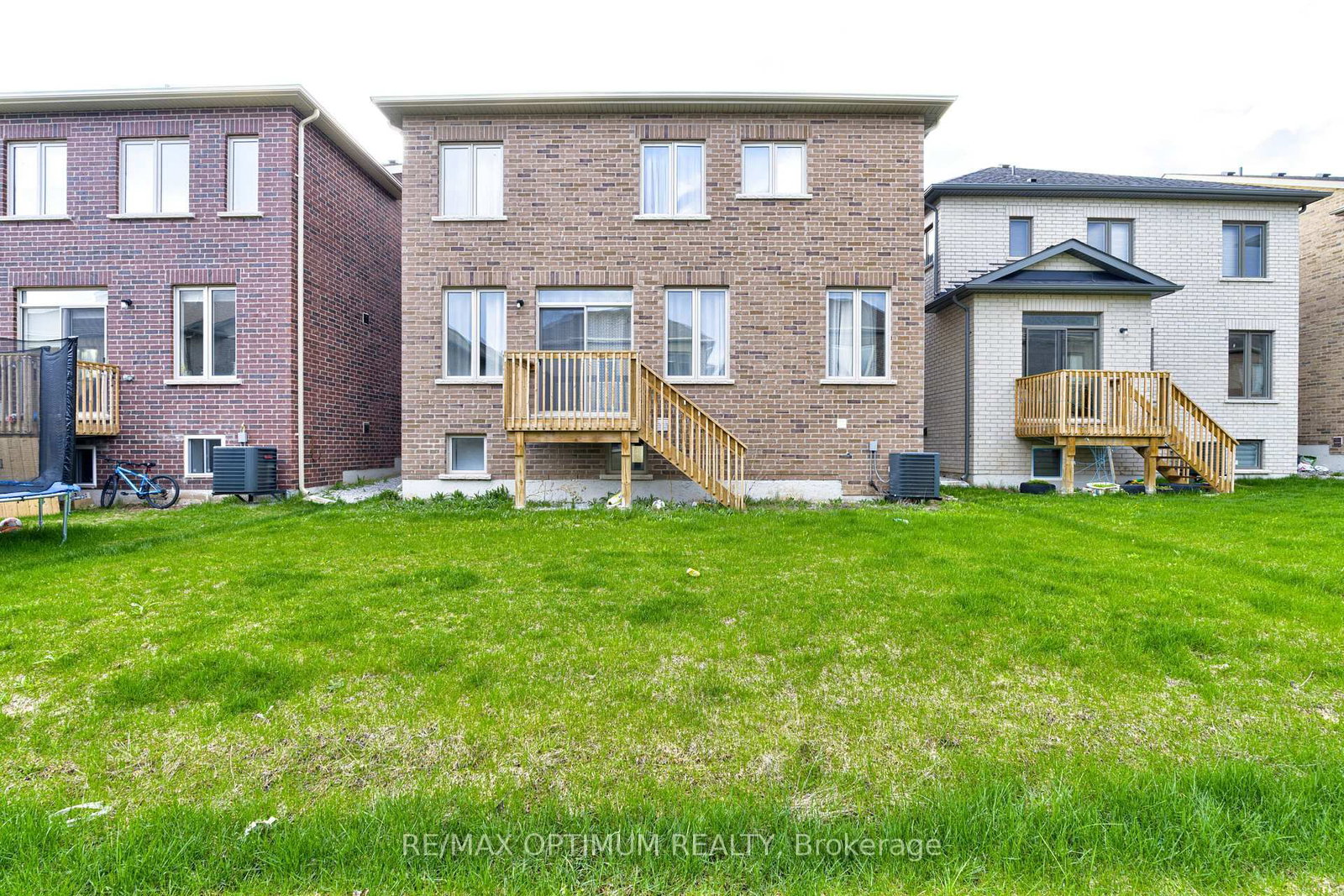46 Eastman Dr, Brampton — 48