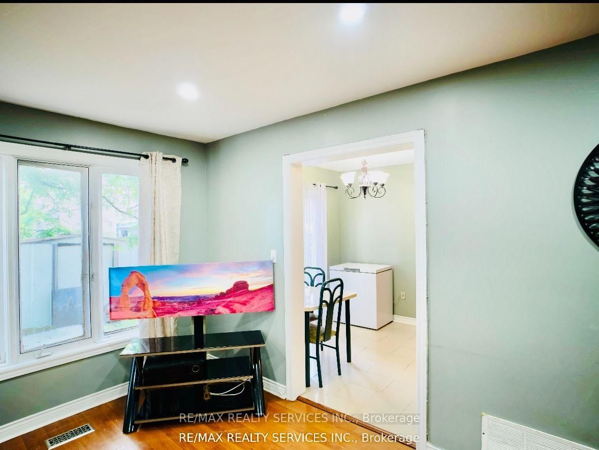 121 Pressed Brick Dr, Brampton — 11