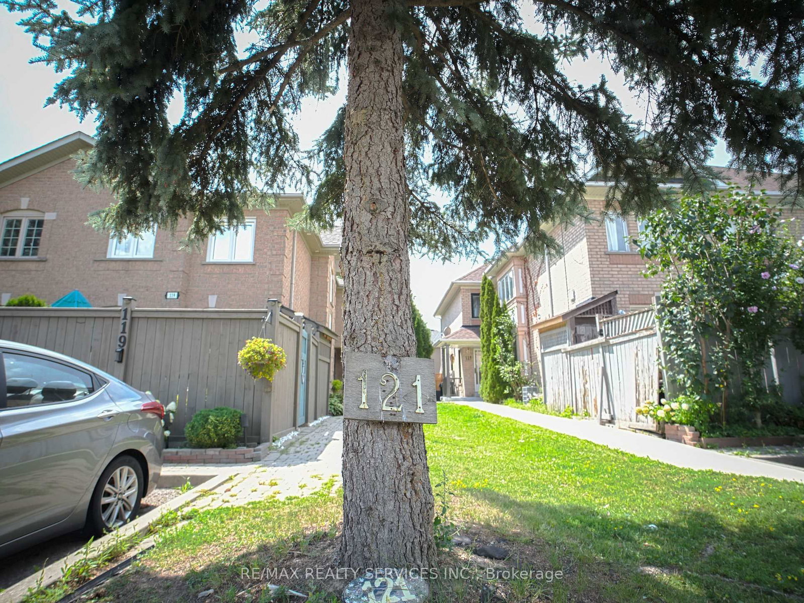 121 Pressed Brick Dr, Brampton — 28