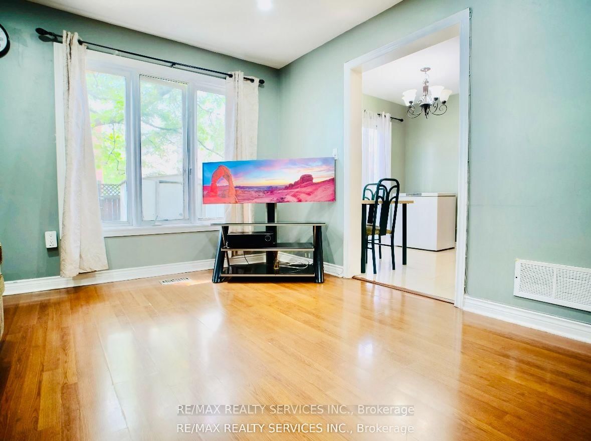 121 Pressed Brick Dr, Brampton — 9