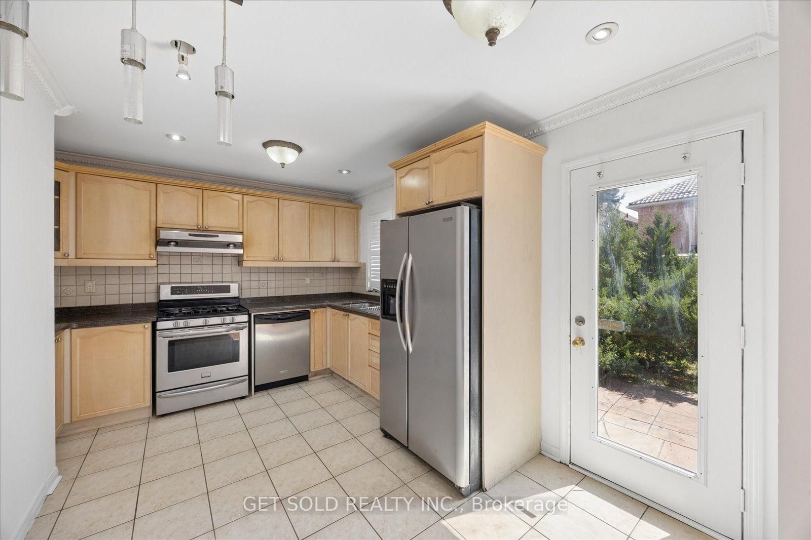 9 Raccoon St, Brampton — 13
