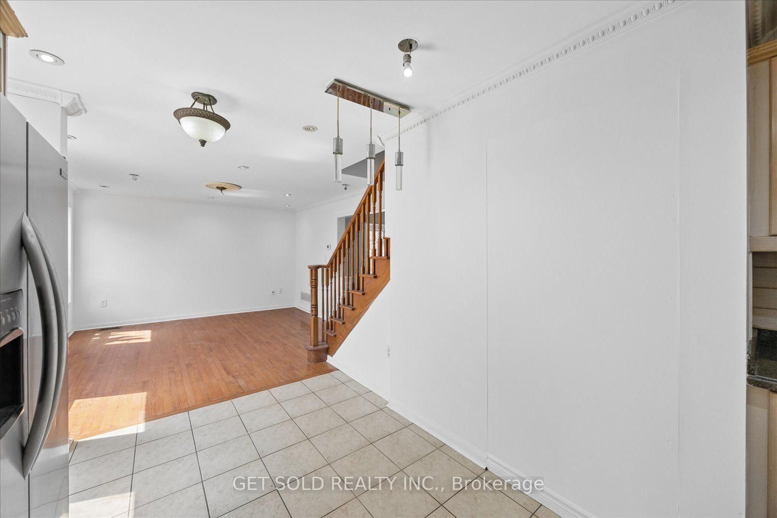 9 Raccoon St, Brampton — 17