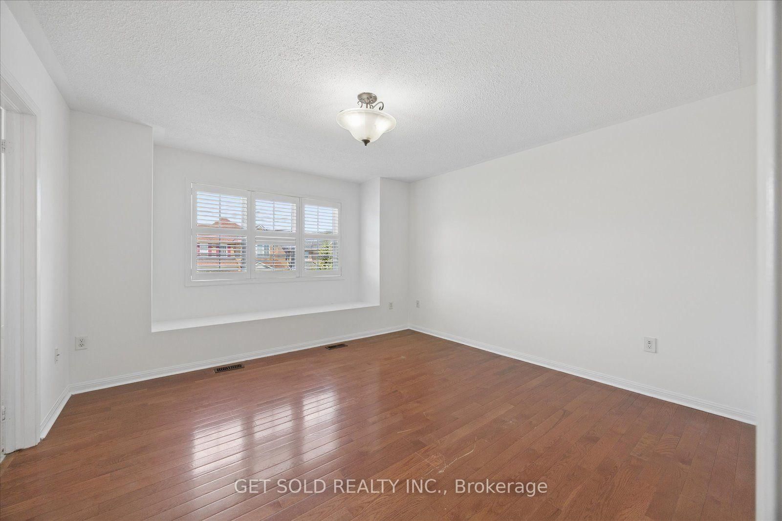 9 Raccoon St, Brampton — 19