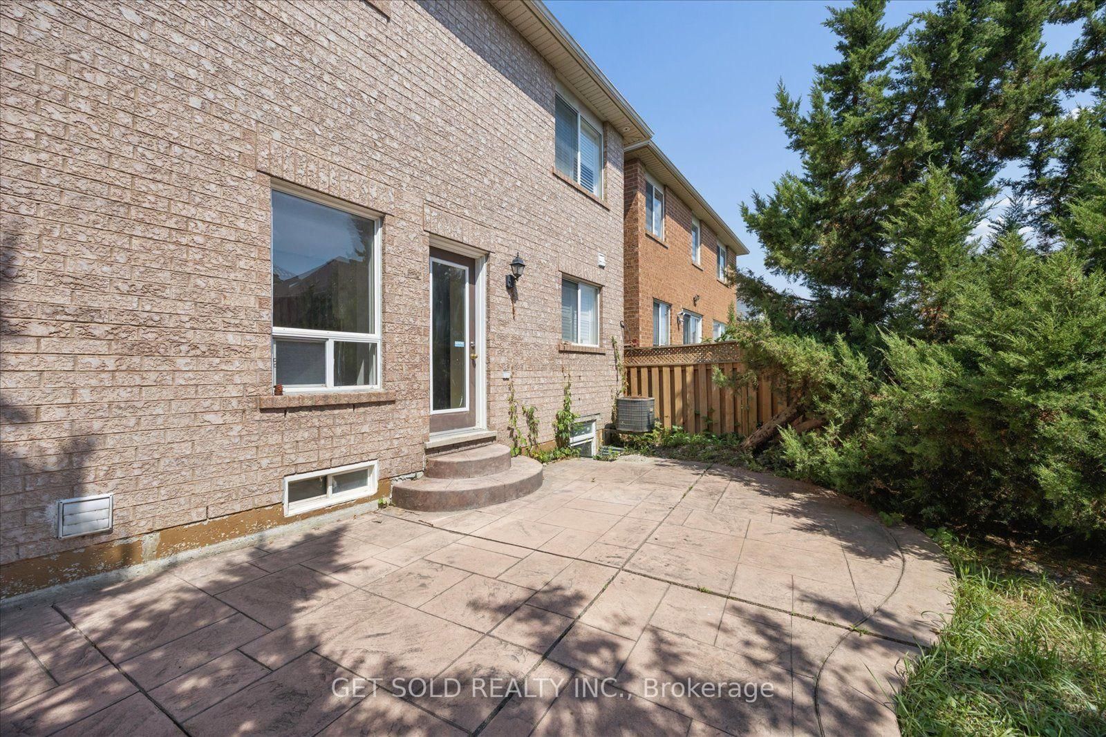 9 Raccoon St, Brampton — 44