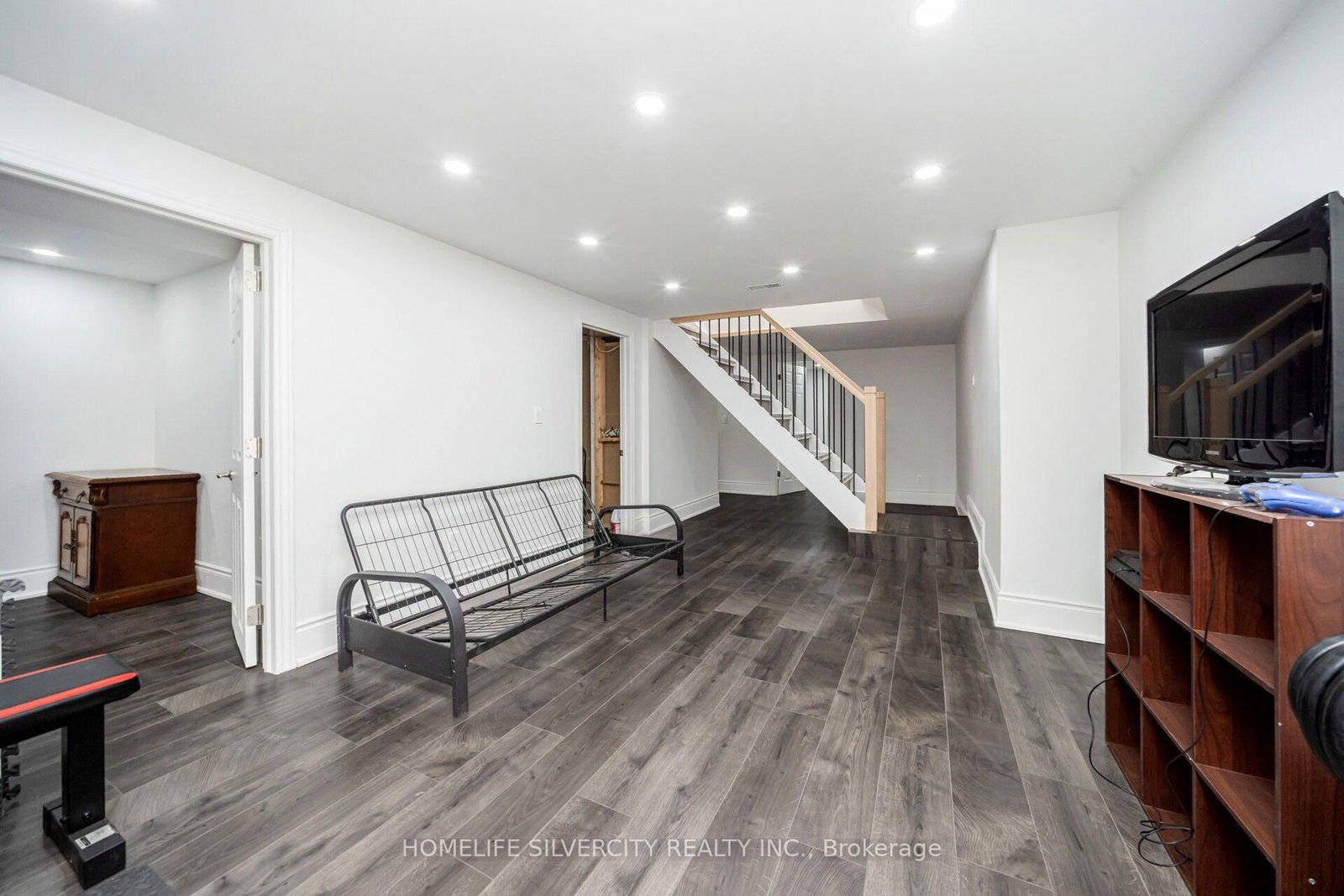 3 Hapsbury Sq, Brampton — 30