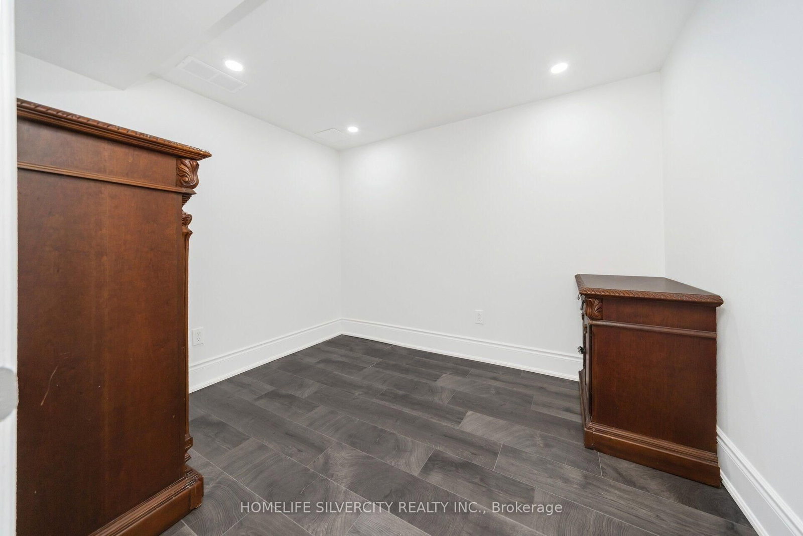 3 Hapsbury Sq, Brampton — 31