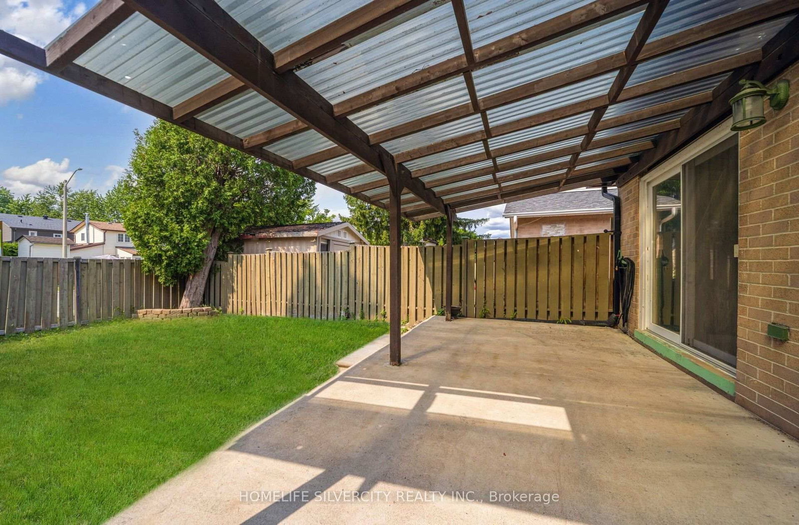 3 Hapsbury Sq, Brampton — 39