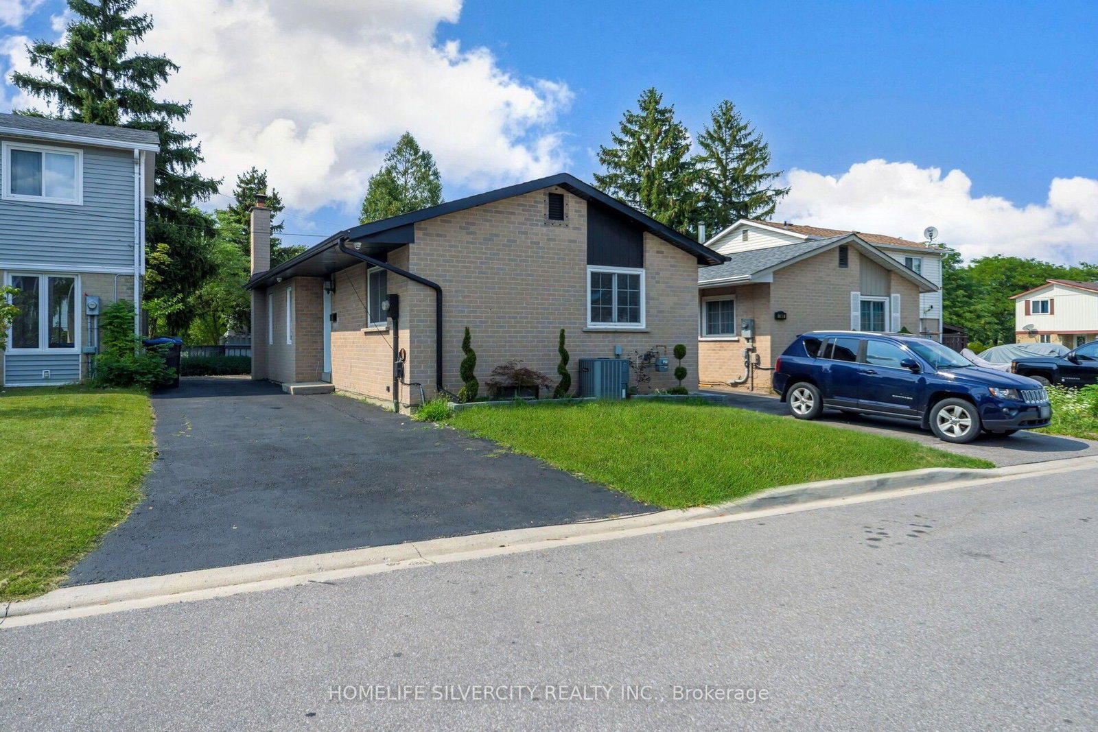 3 Hapsbury Sq, Brampton — 4