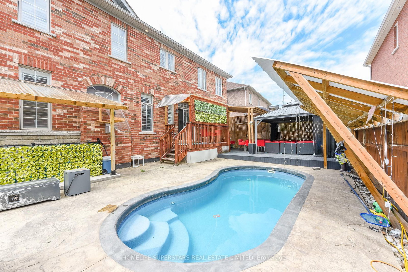 36 Lucky Lane, Brampton — 42