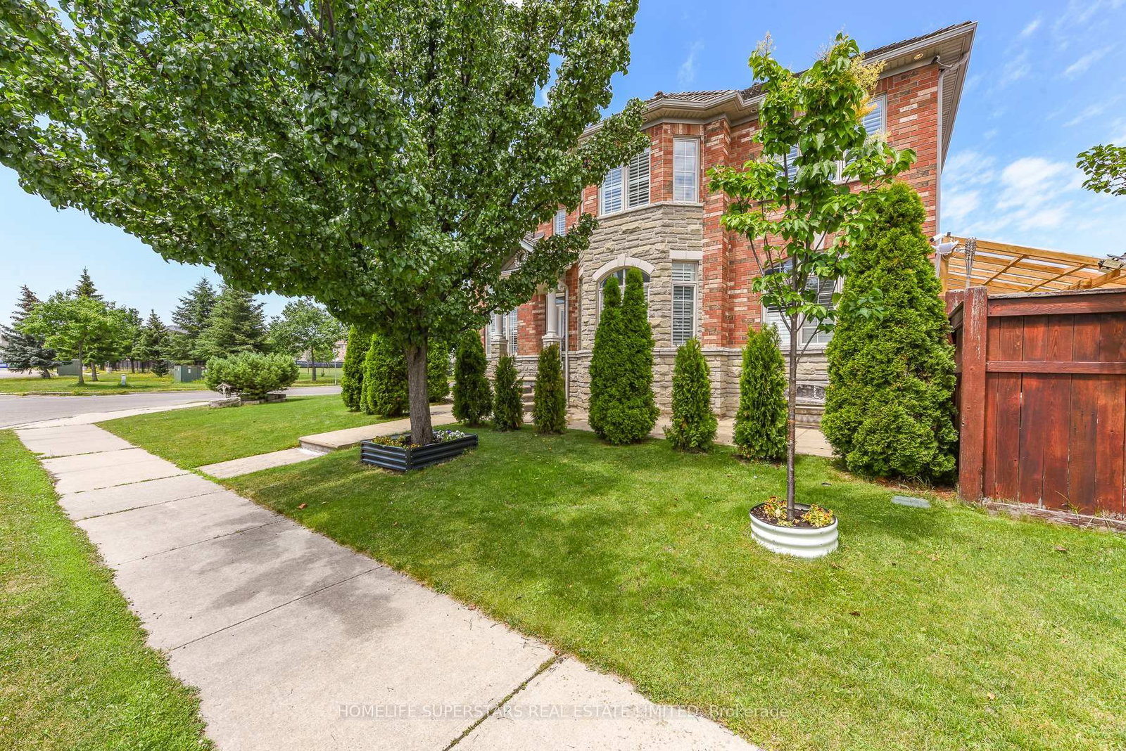 36 Lucky Lane, Brampton — 48