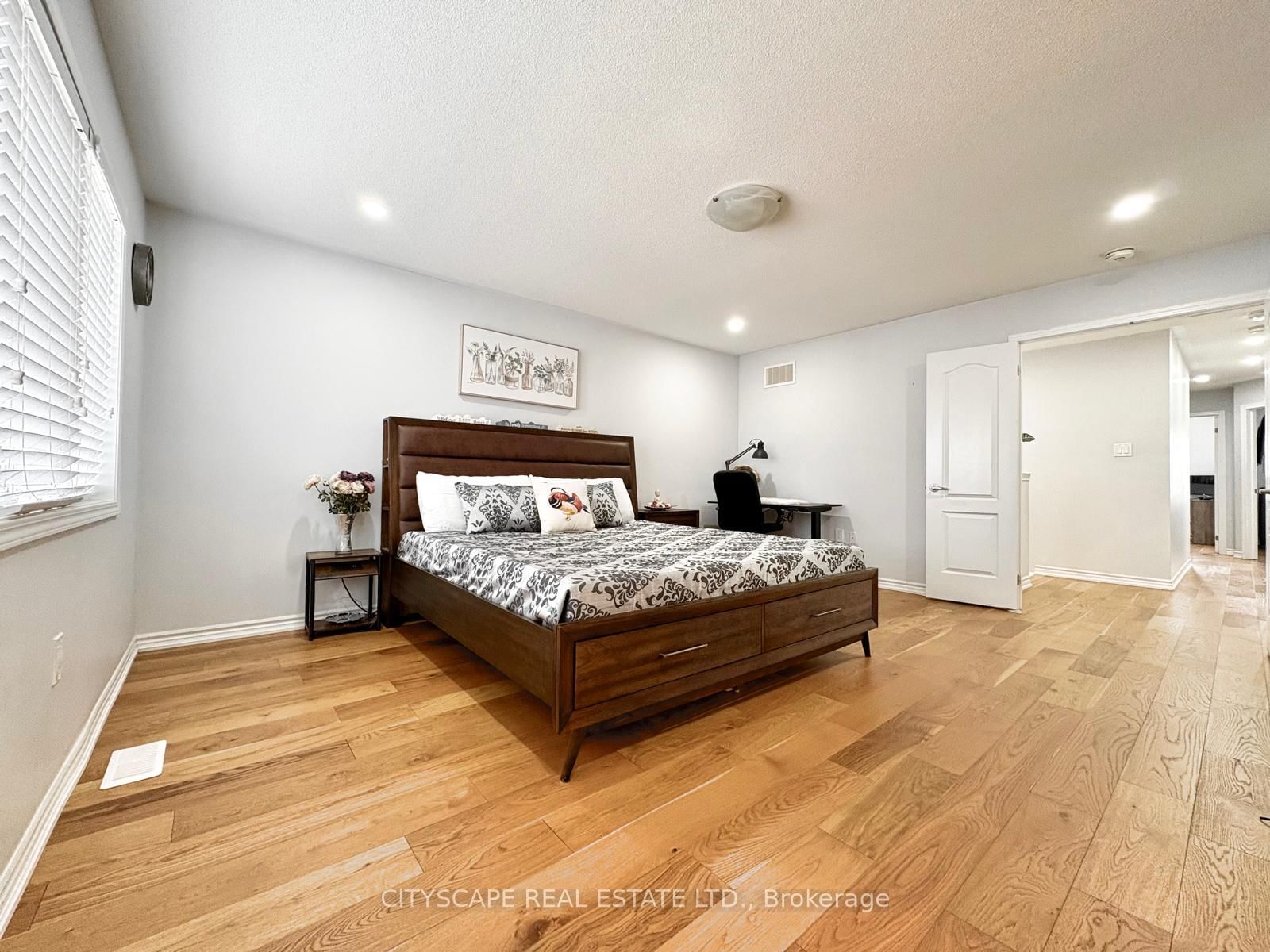 538 Edenbrook Hill Dr, Brampton — 18
