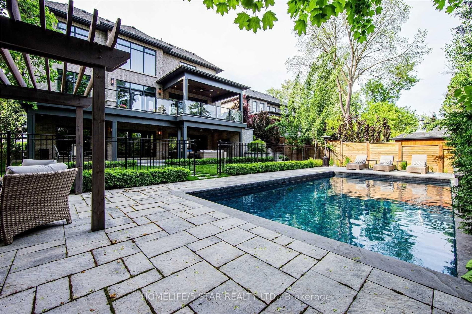 25 YORKLEIGH Ave, Toronto — 30