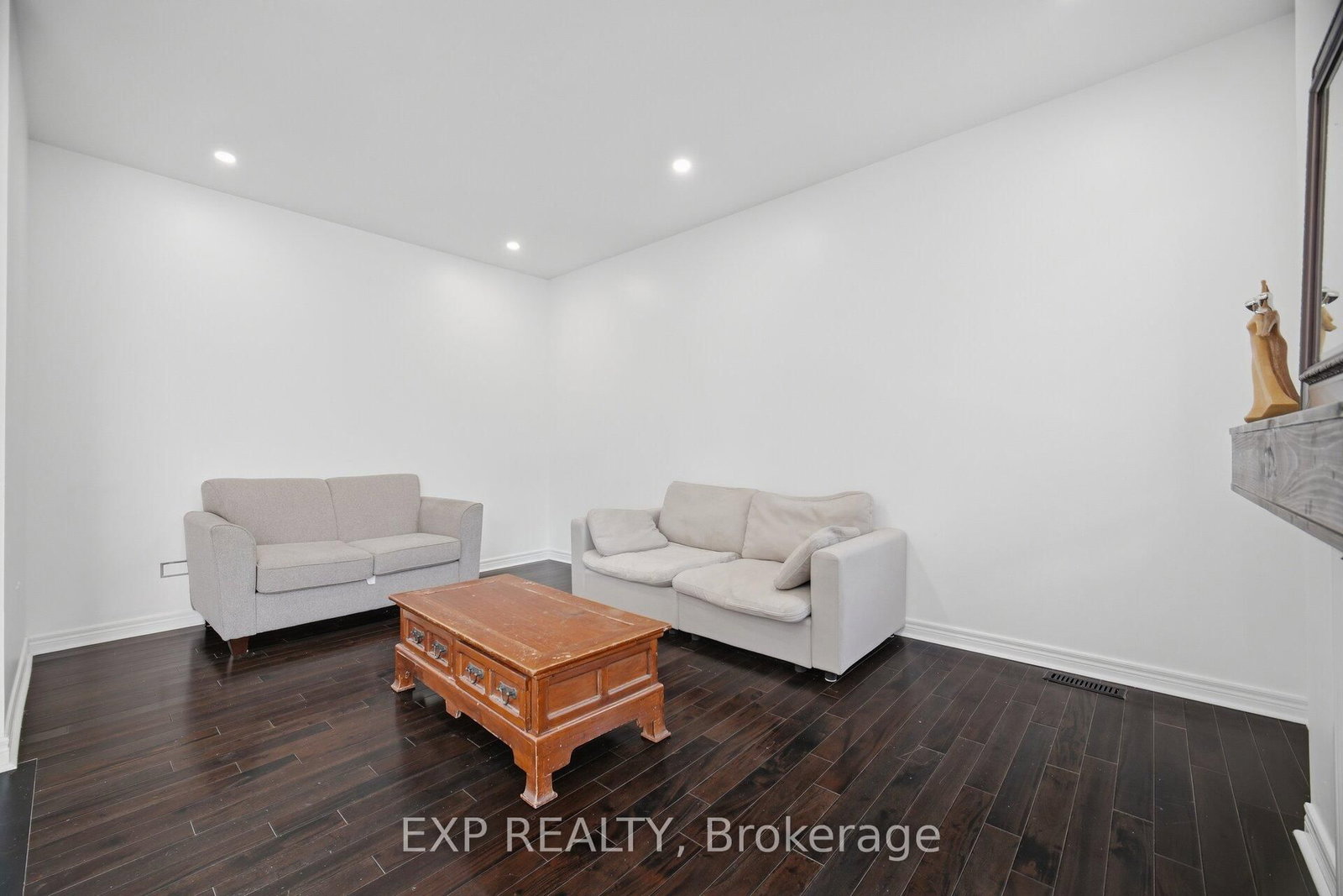 363 Holmes Cres, Milton — 11