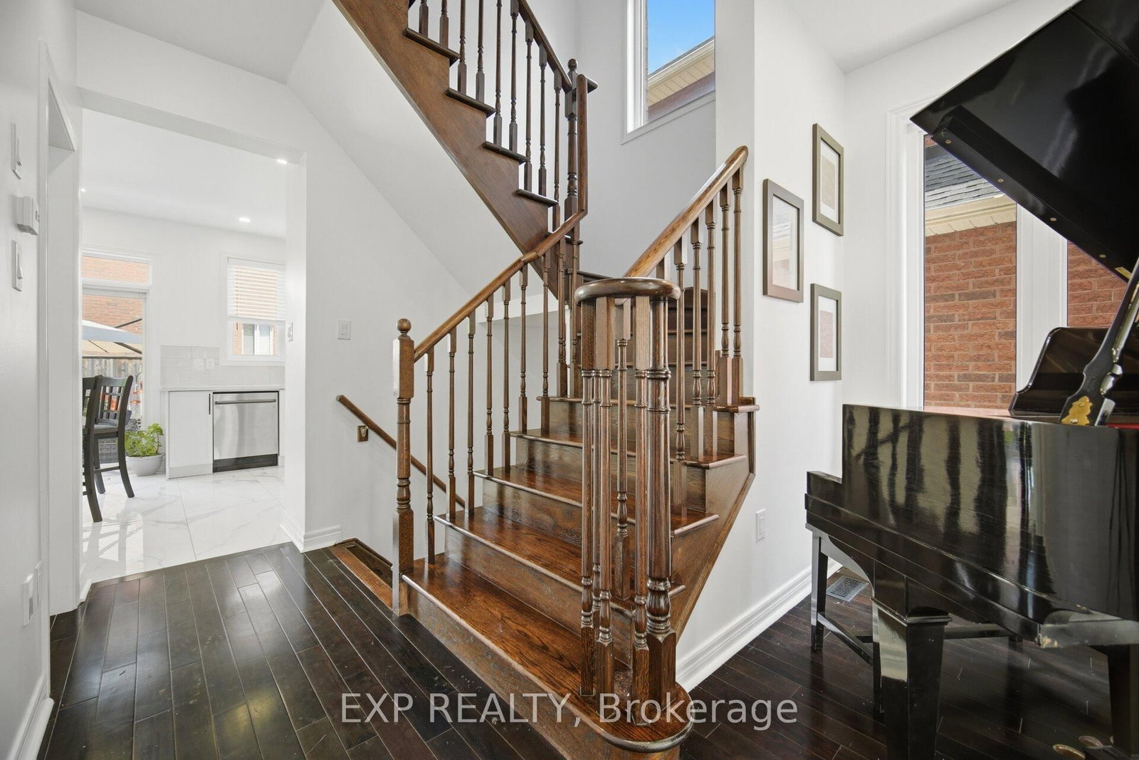 363 Holmes Cres, Milton — 15