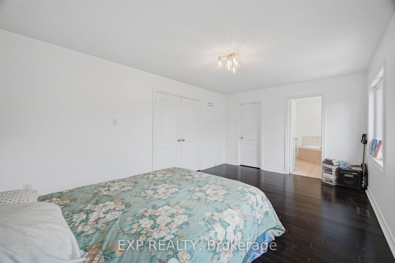 363 Holmes Cres, Milton — 19